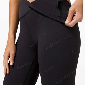 Wunder Train High-Rise Tight. 25” *Special Edition Embossed Lulul Black. NWT!!